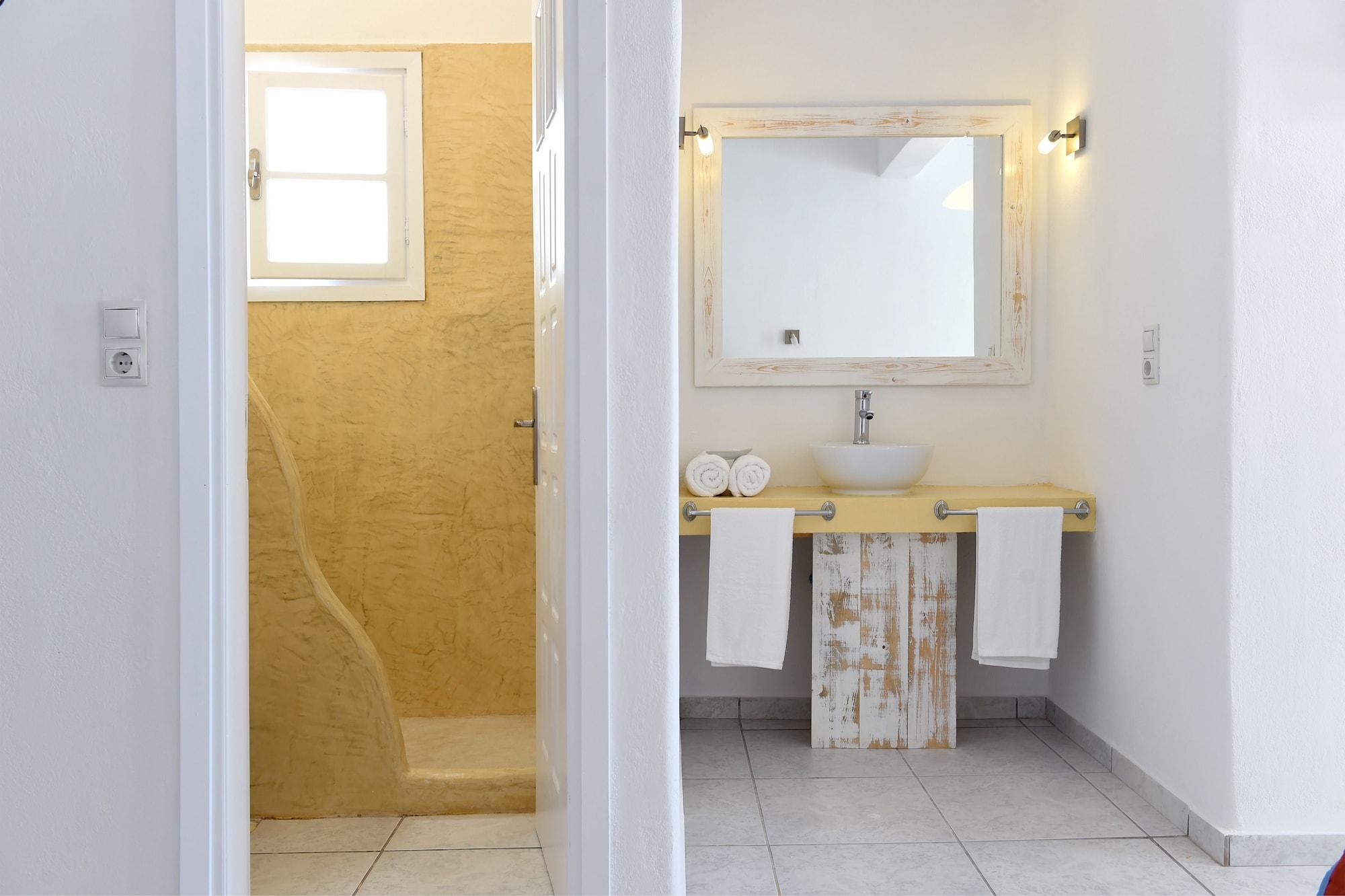 Porto Naoussa (Adults Only) Hotell Exteriör bild