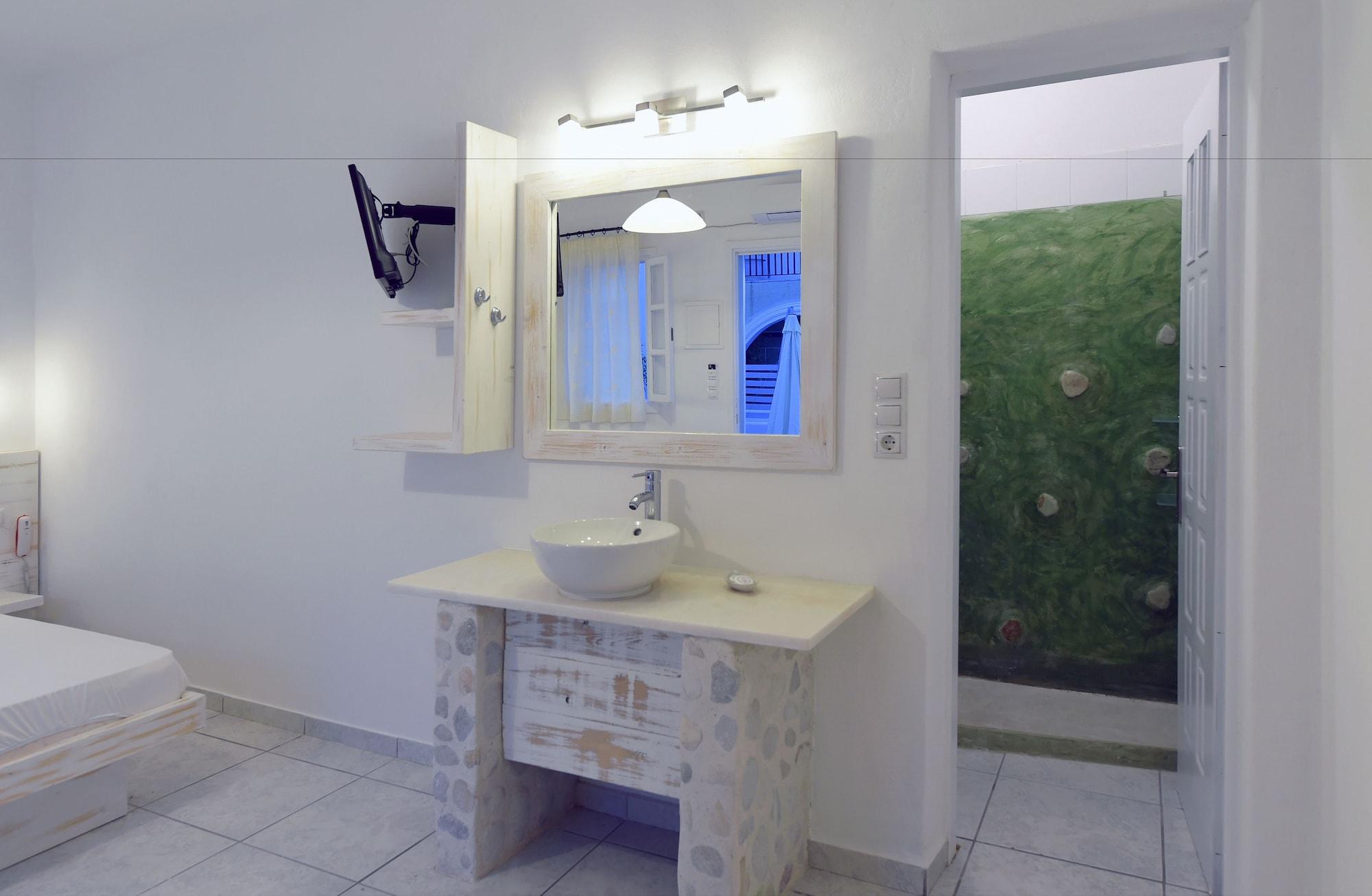 Porto Naoussa (Adults Only) Hotell Exteriör bild