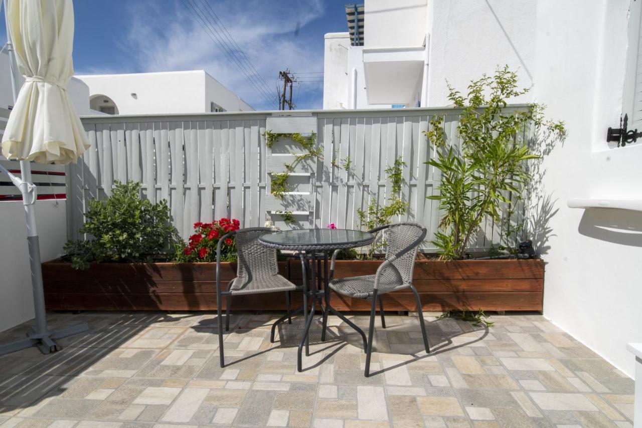 Porto Naoussa (Adults Only) Hotell Exteriör bild