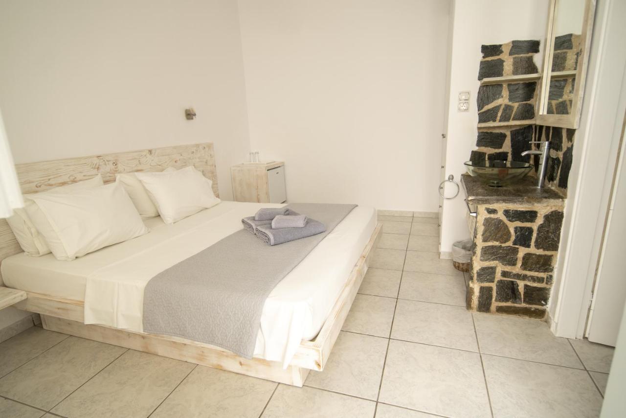 Porto Naoussa (Adults Only) Hotell Exteriör bild