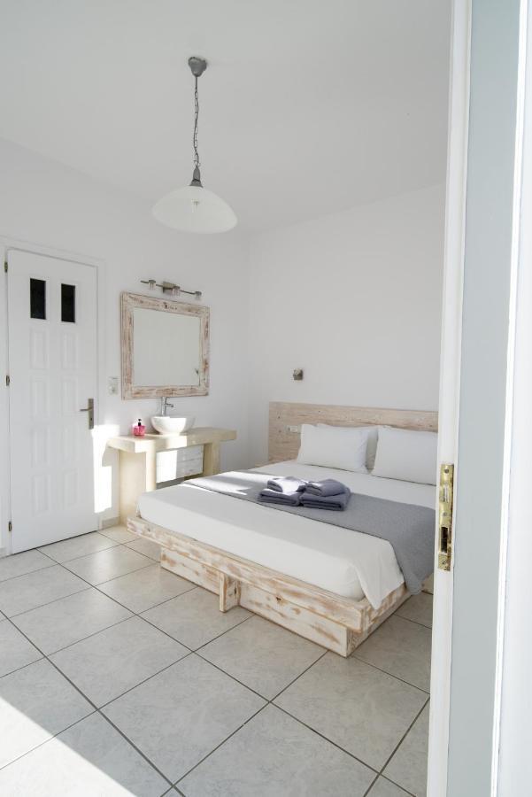 Porto Naoussa (Adults Only) Hotell Exteriör bild