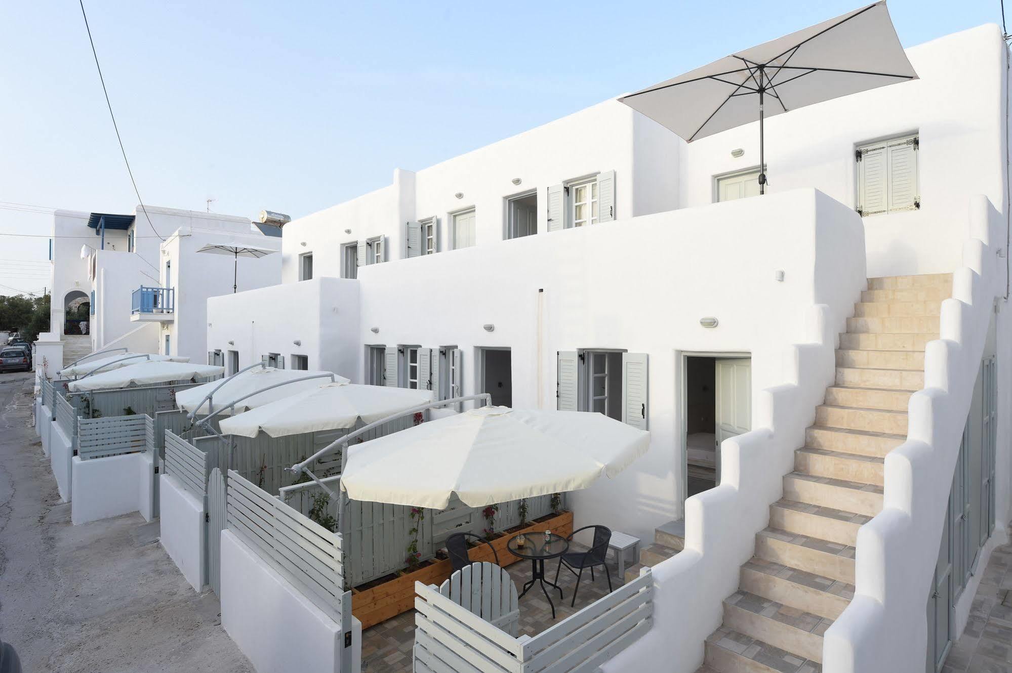 Porto Naoussa (Adults Only) Hotell Exteriör bild